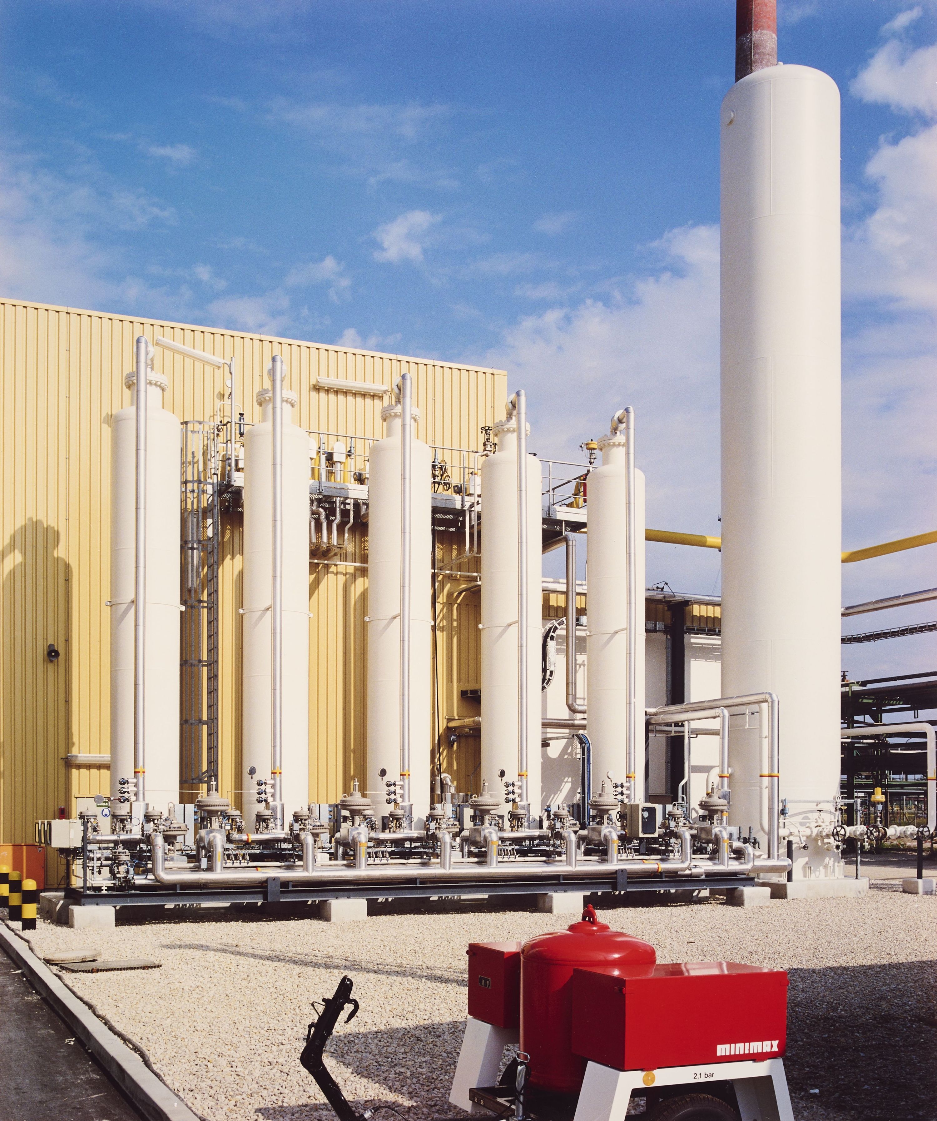 PSA adsorbers, tail gas drums, hydrogen product filters, coalescers